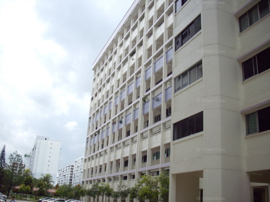 Blk 323 Jurong East Street 31 (Jurong East), HDB Executive #169262